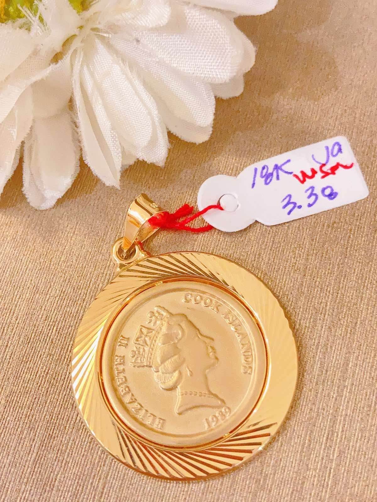 Saudi Gold Pendant