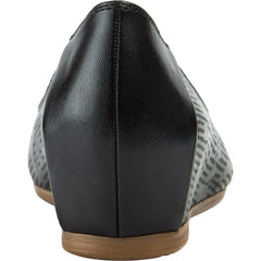 Baretraps POSTURE Black Perforated Nixy Flats