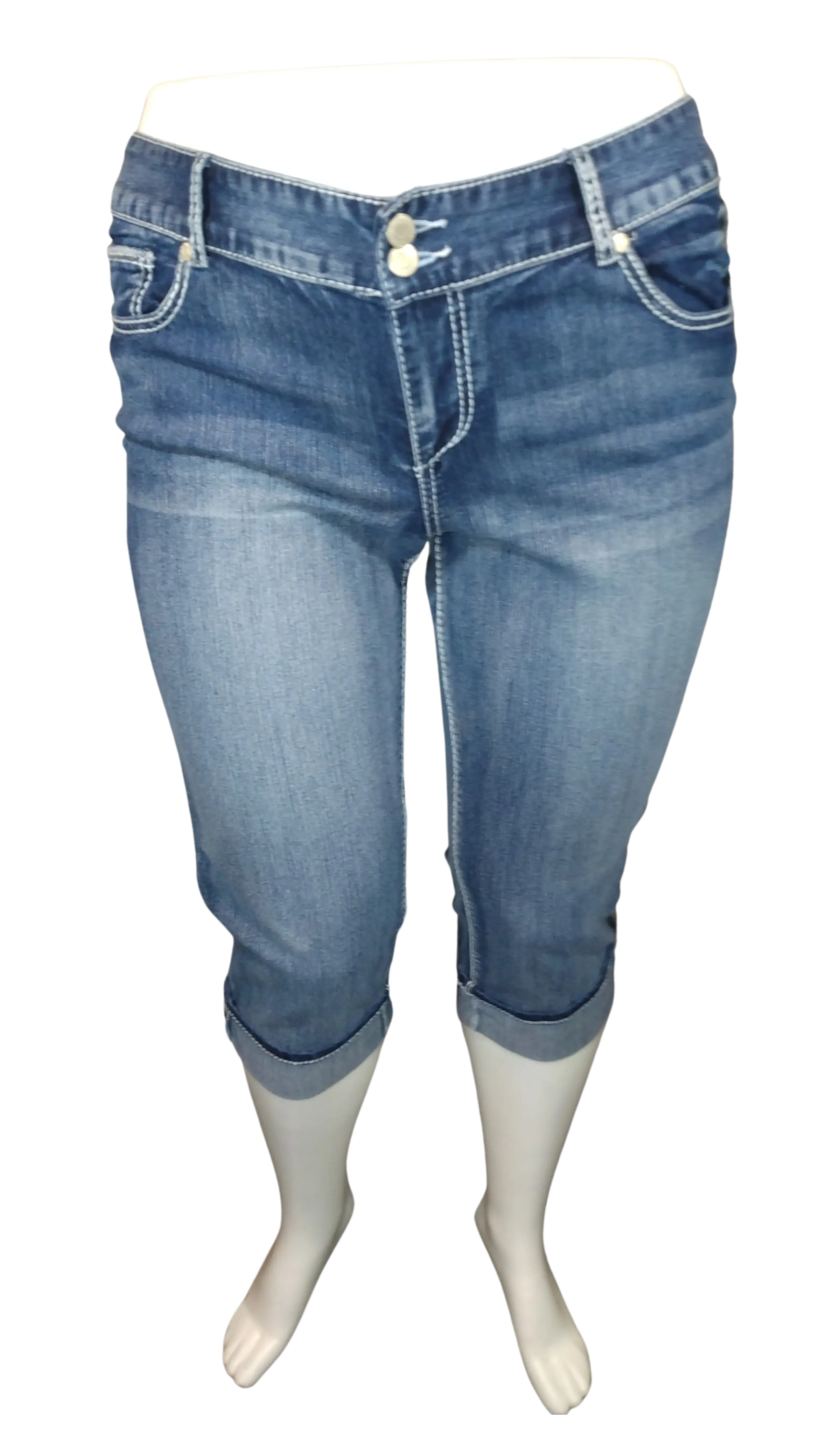 Maurices Women’s Blue Denim Capri, Size 15/16