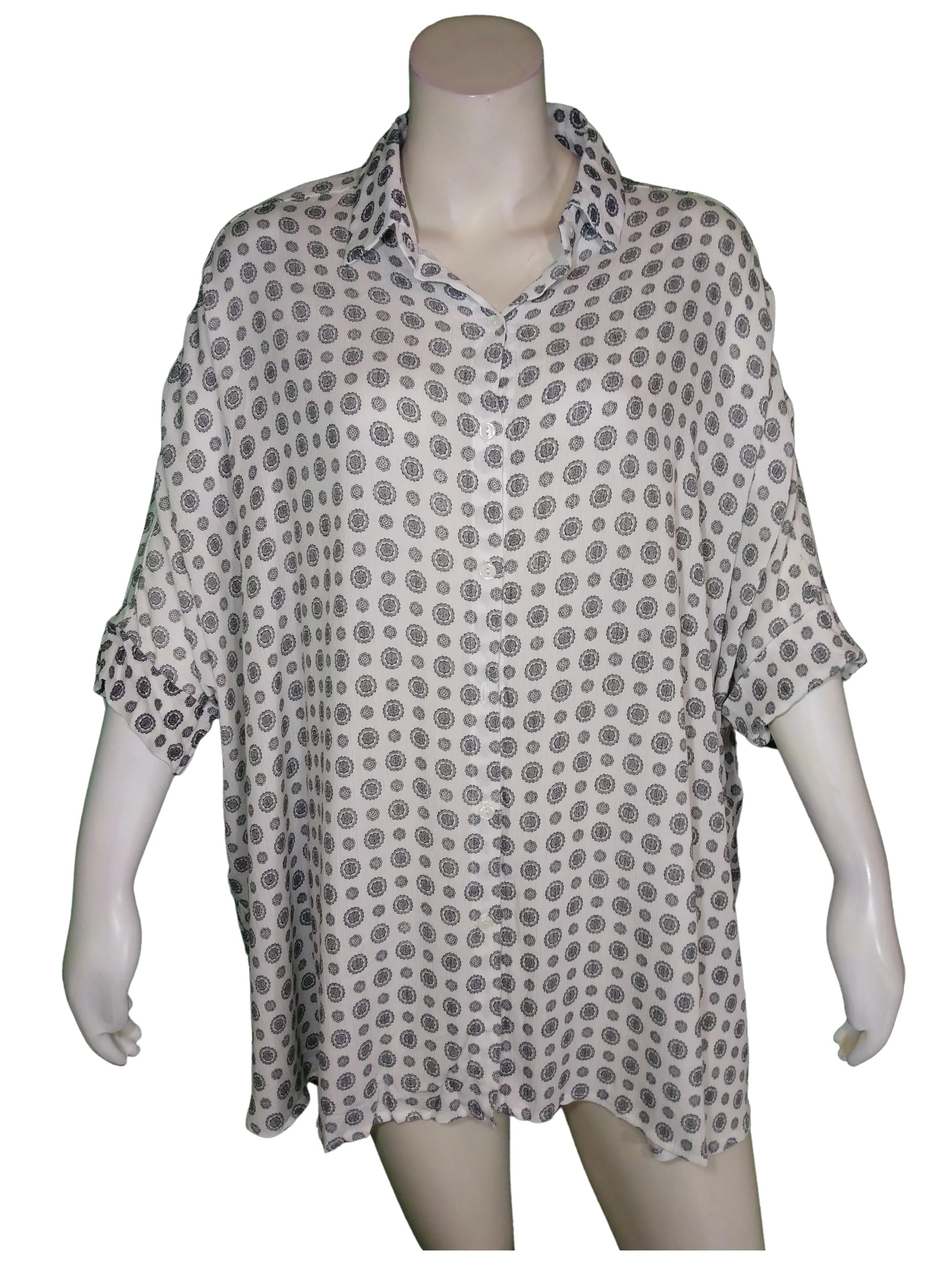 Love In Women’s Grey Medallion Button-up Blouse, Size Medium