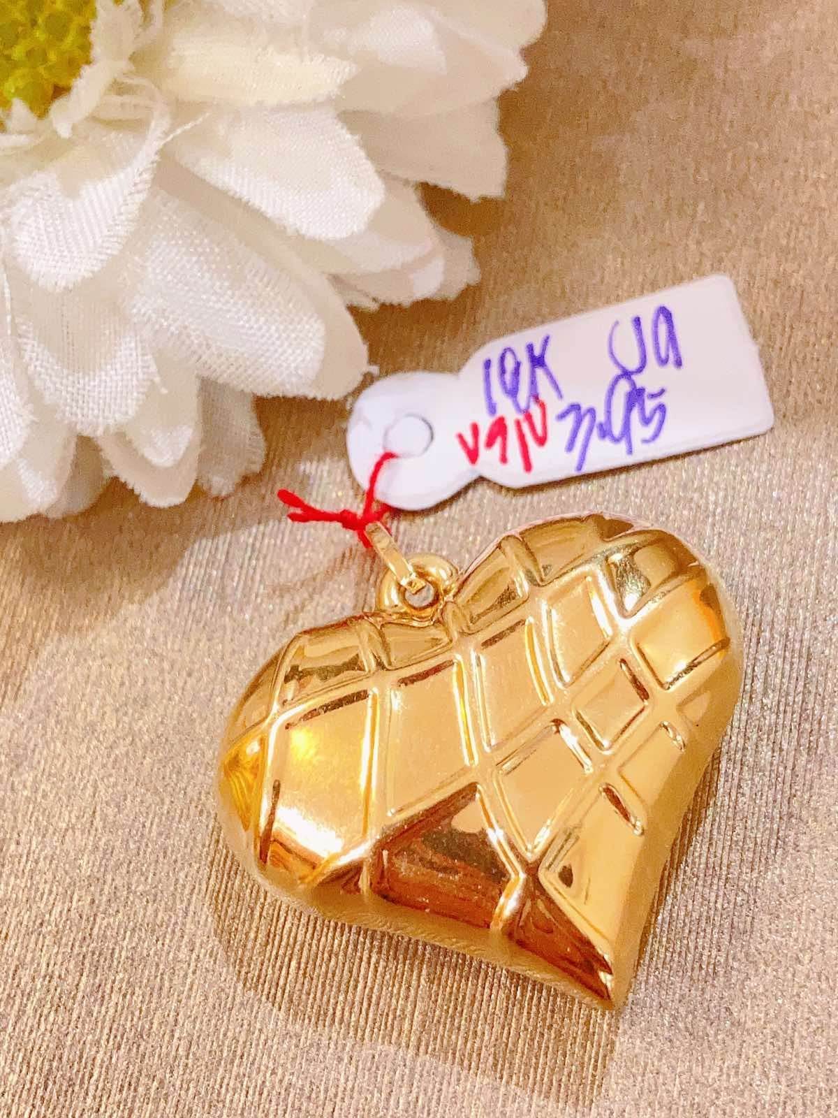 Saudi Gold Pendant